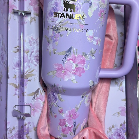 The Stanley X love shack fancy |40oz| Happy Thoughts Quencher - Picture 4 of 4